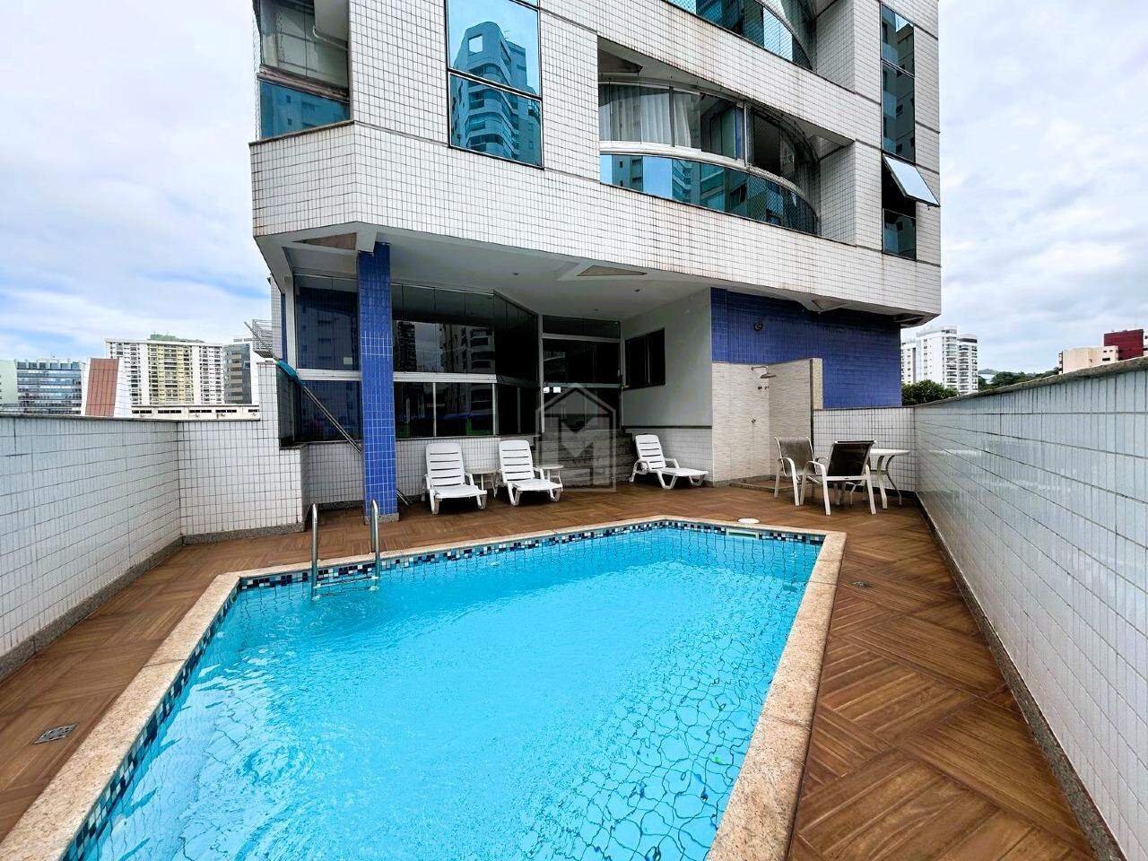 Apartamento à venda com 3 quartos, 136m² - Foto 3