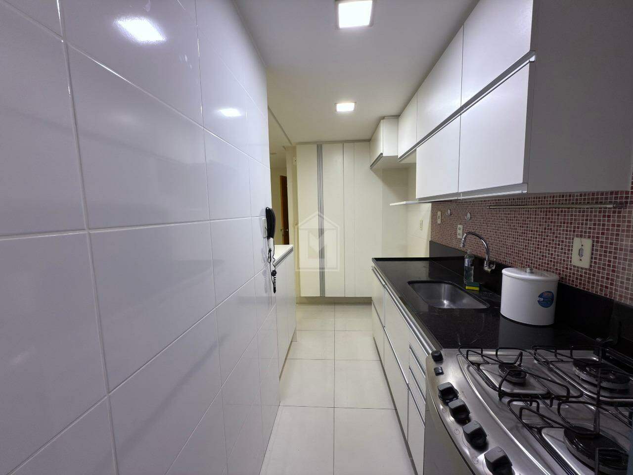 Apartamento para alugar com 2 quartos, 60m² - Foto 9