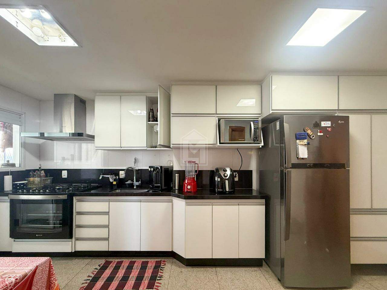 Apartamento para alugar com 4 quartos, 217m² - Foto 14
