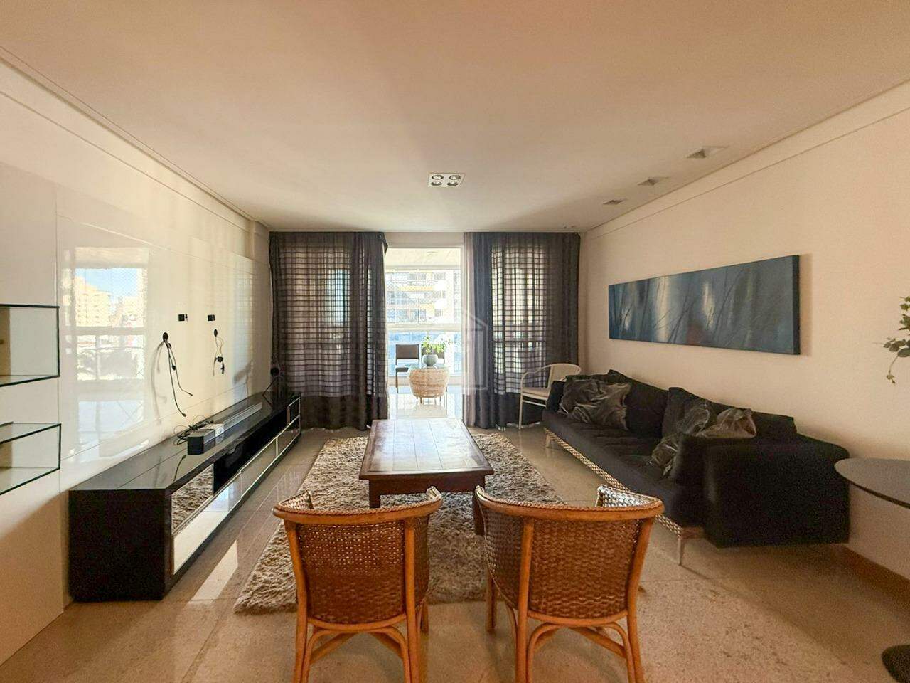 Apartamento para alugar com 4 quartos, 217m² - Foto 6