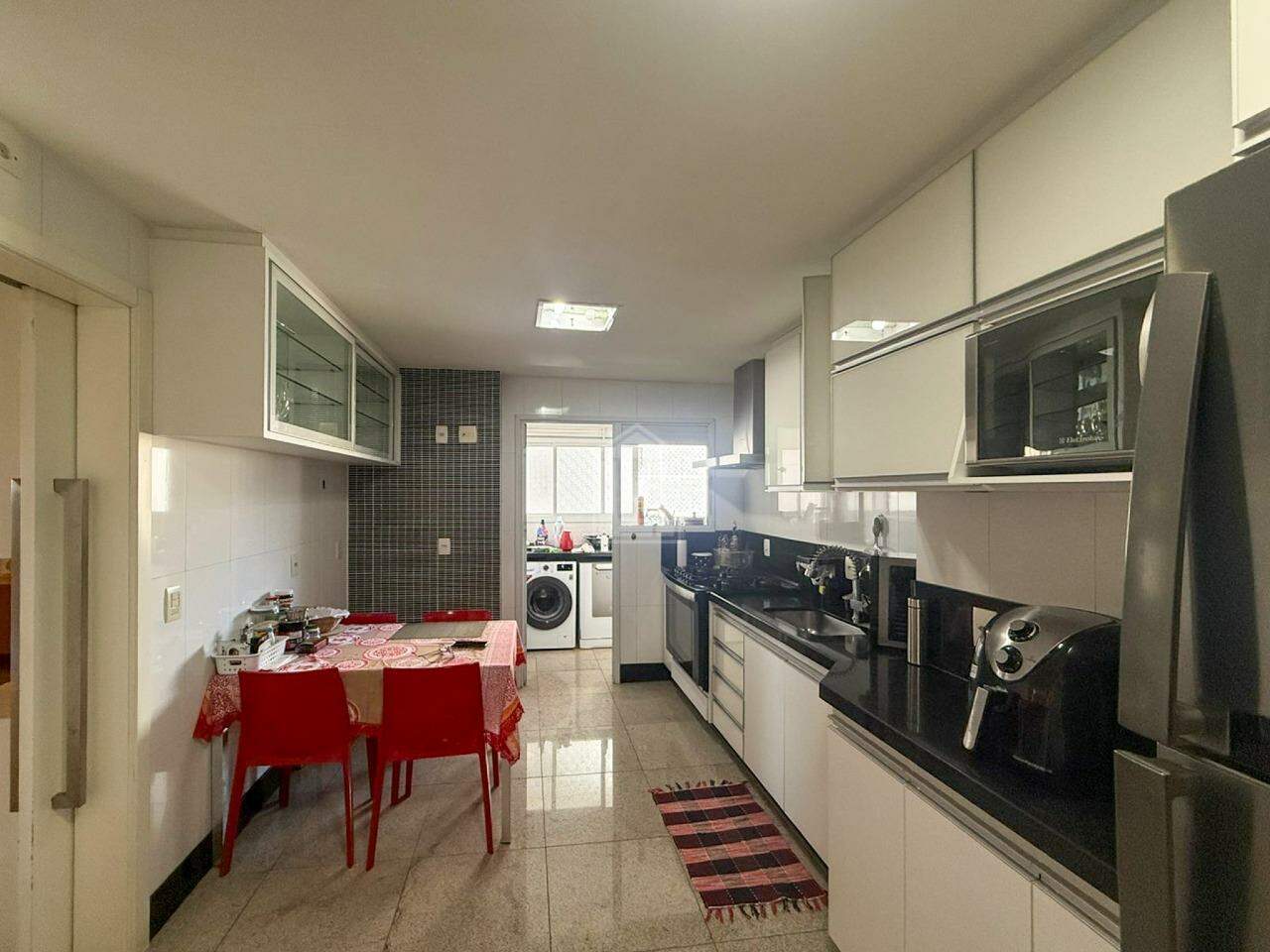 Apartamento para alugar com 4 quartos, 217m² - Foto 15