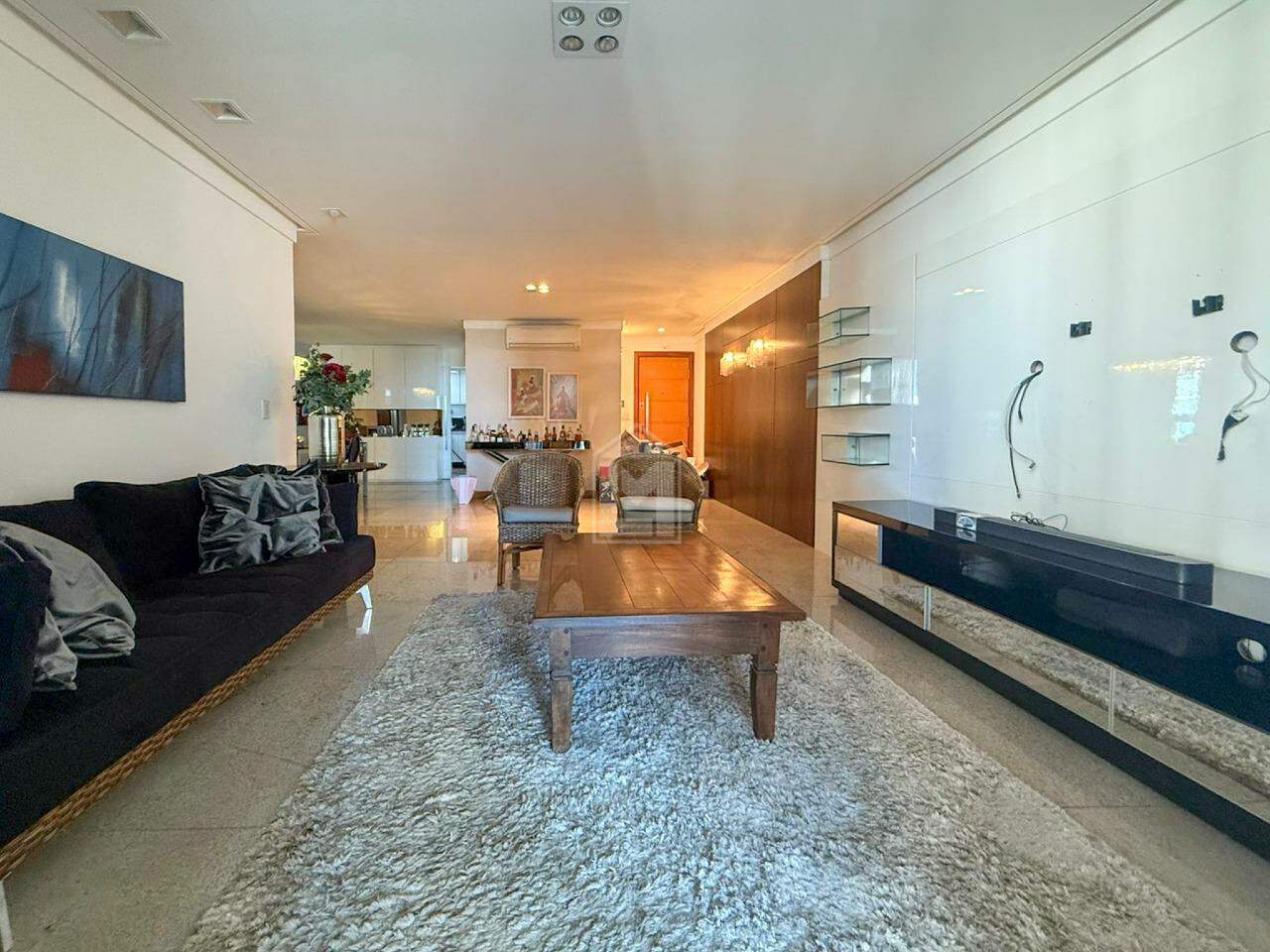 Apartamento para alugar com 4 quartos, 217m² - Foto 9