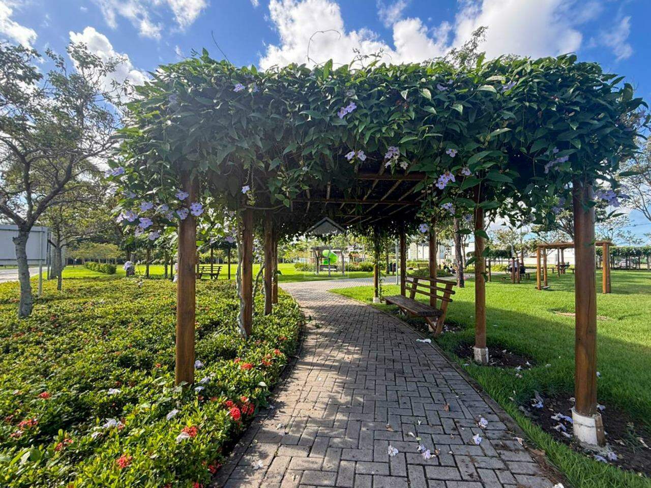 Terreno à venda, 594m² - Foto 1