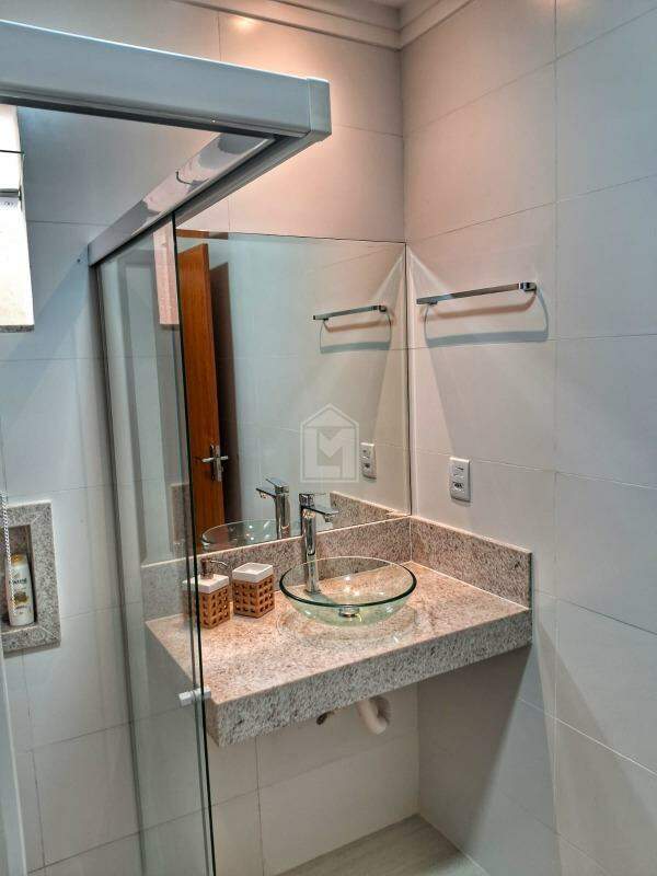 Casa à venda com 2 quartos, 83m² - Foto 18