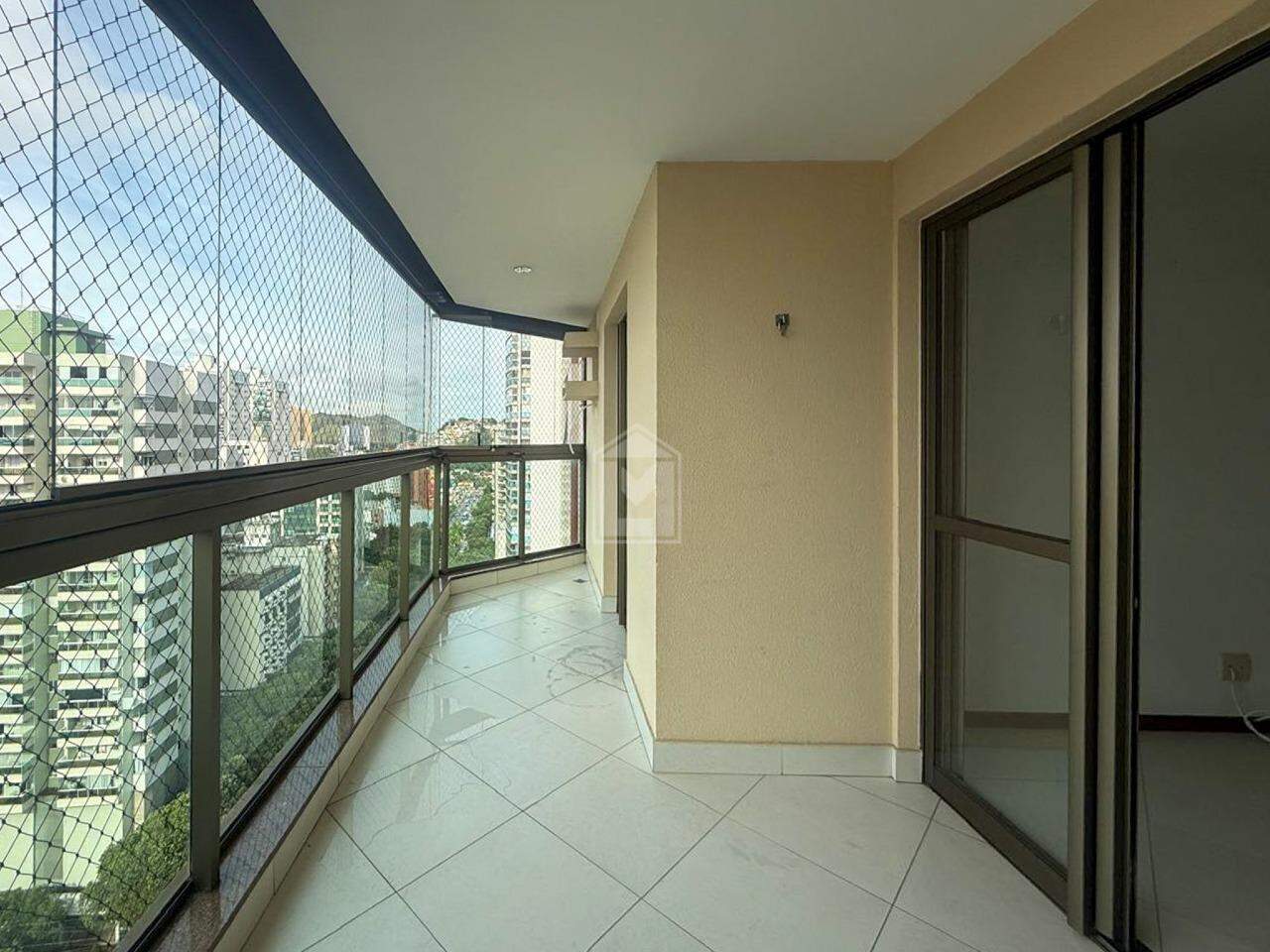 Apartamento à venda com 3 quartos, 98m² - Foto 4
