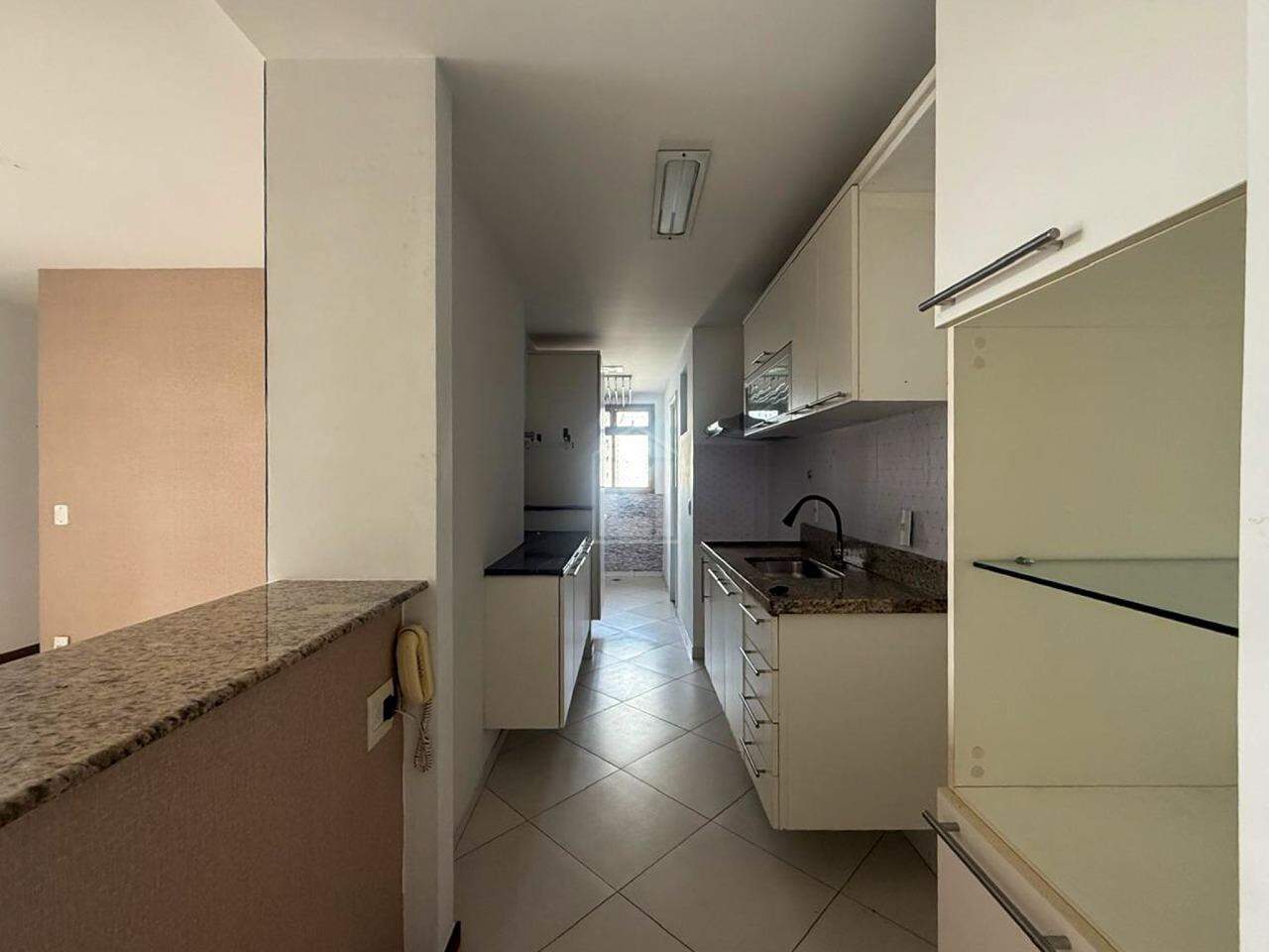 Apartamento à venda com 3 quartos, 98m² - Foto 9