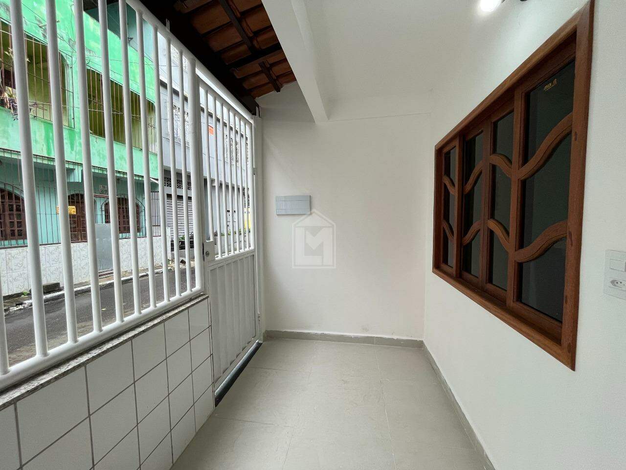 Casa para alugar com 3 quartos, 75m² - Foto 2