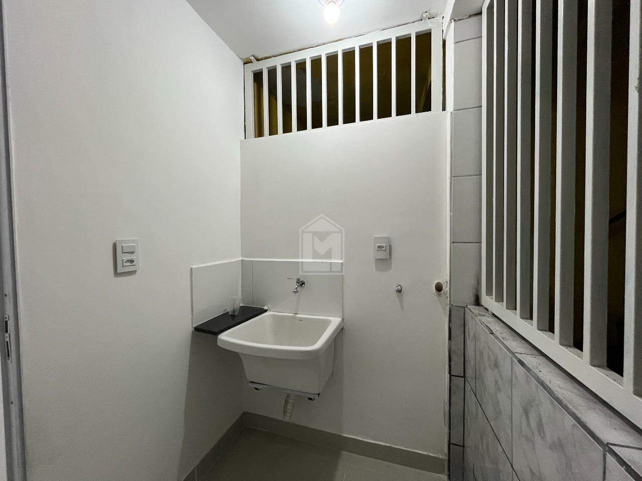 Casa para alugar com 3 quartos, 75m² - Foto 23