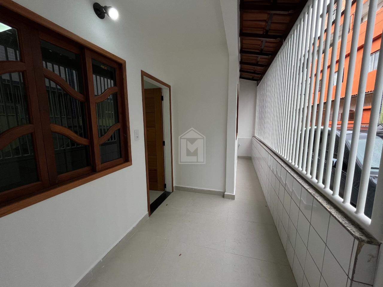 Casa para alugar com 3 quartos, 75m² - Foto 1