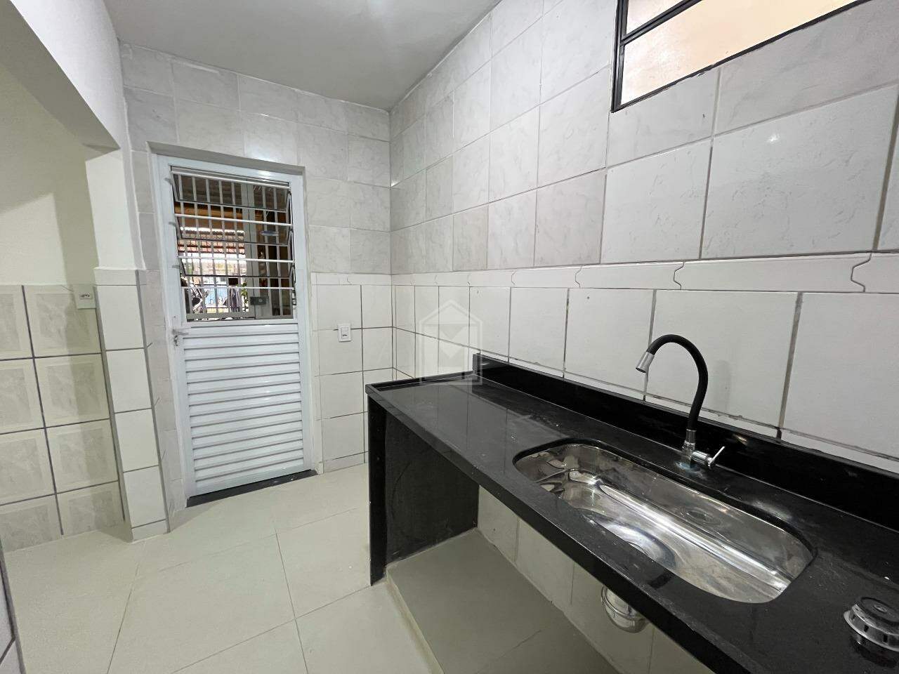 Casa para alugar com 3 quartos, 75m² - Foto 20