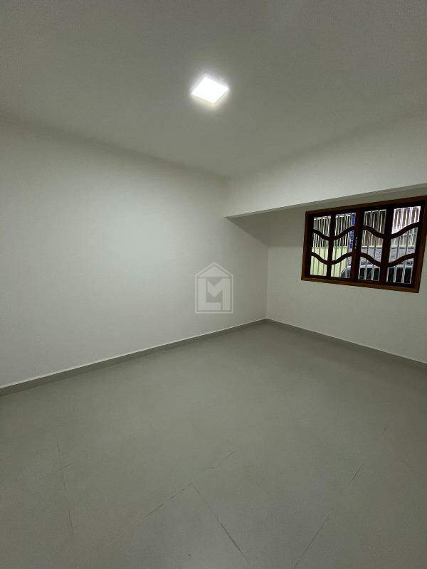 Casa para alugar com 3 quartos, 75m² - Foto 13