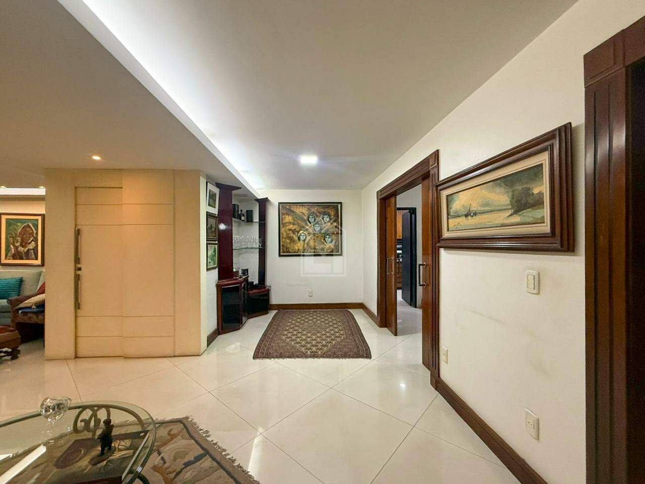 Casa à venda no Mata da Praia: Casa Duplex de Esquina na Mata Da Praia 