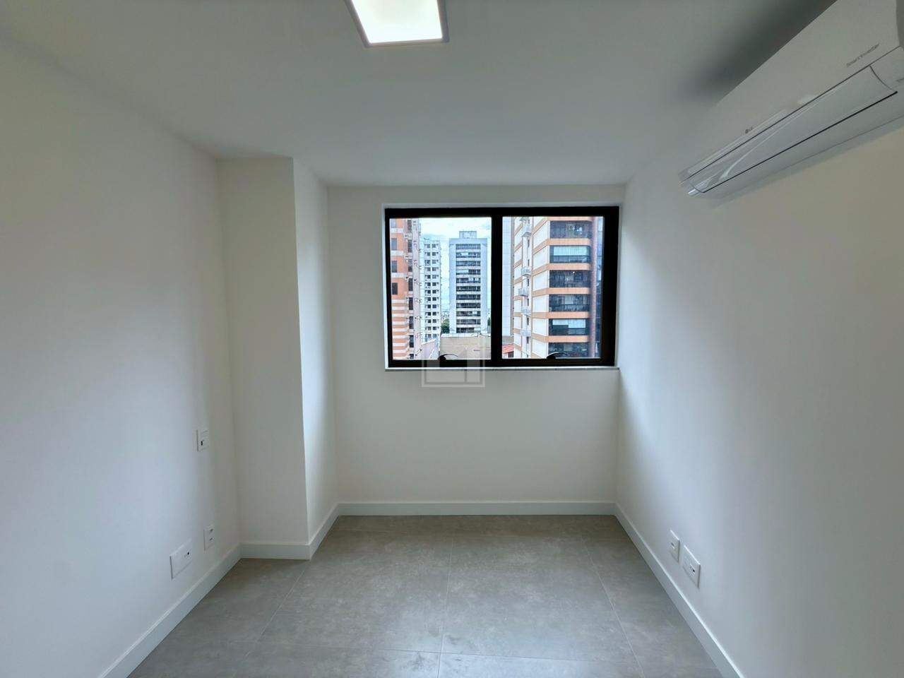 Apartamento à venda com 3 quartos, 120m² - Foto 8