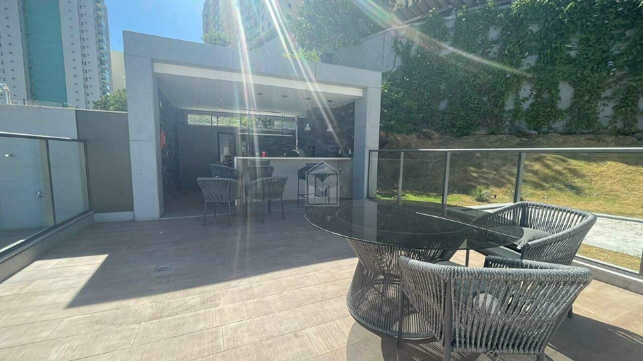 Apartamento para alugar com 2 quartos, 65m² - Foto 27