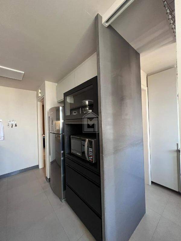 Apartamento para alugar com 2 quartos, 120m² - Foto 11