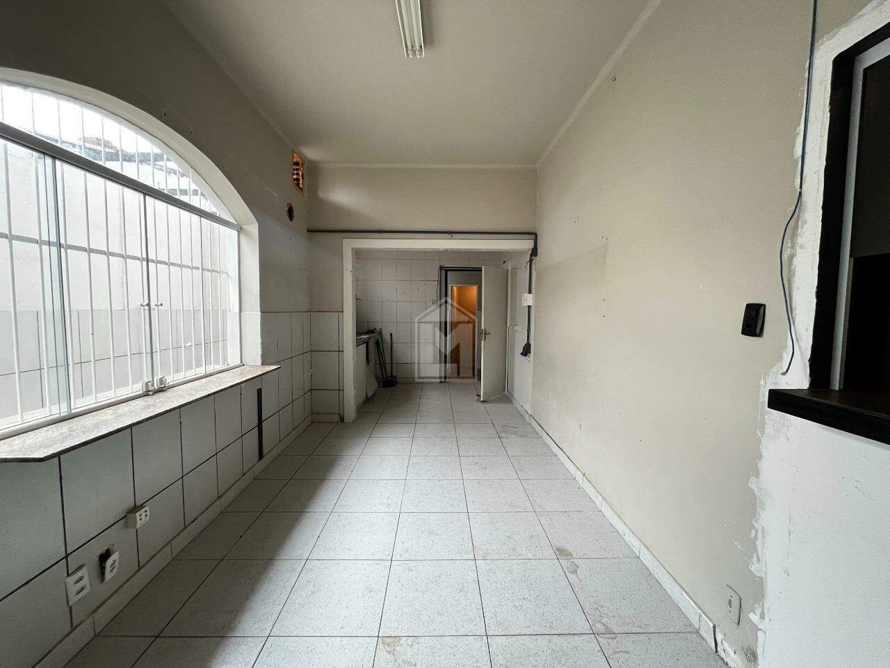 Casa para alugar com 3 quartos, 150m² - Foto 12