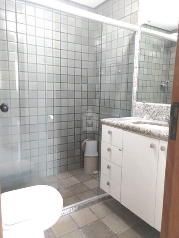 Apartamento para alugar com 3 quartos, 112m² - Foto 13