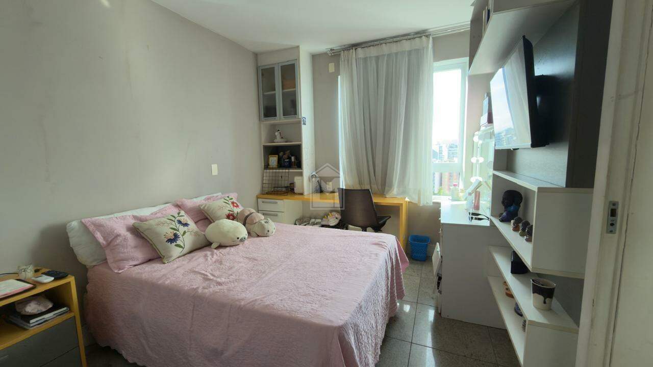 Apartamento à venda no Praia do Canto: pto 4 quartos na Praia do canto
