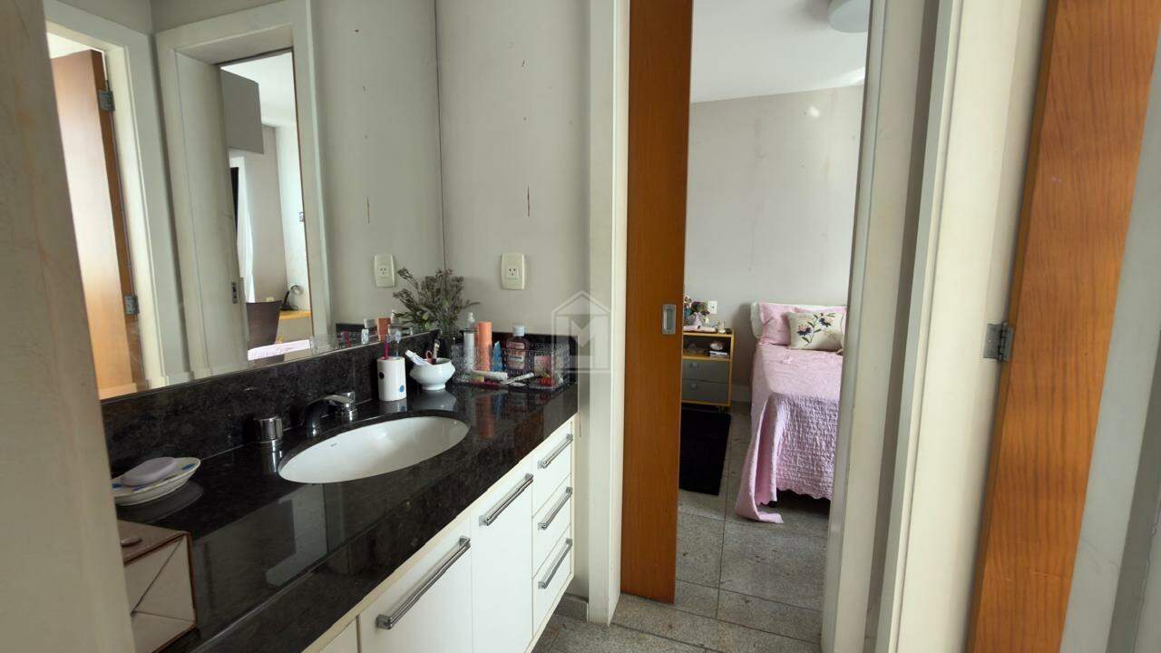 Apartamento à venda no Praia do Canto: pto 4 quartos na Praia do canto