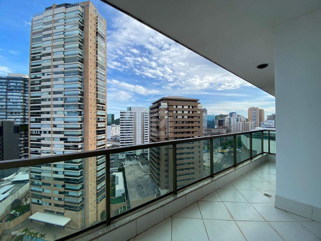 Apartamento, 3 quartos, 220 m² - Foto 2