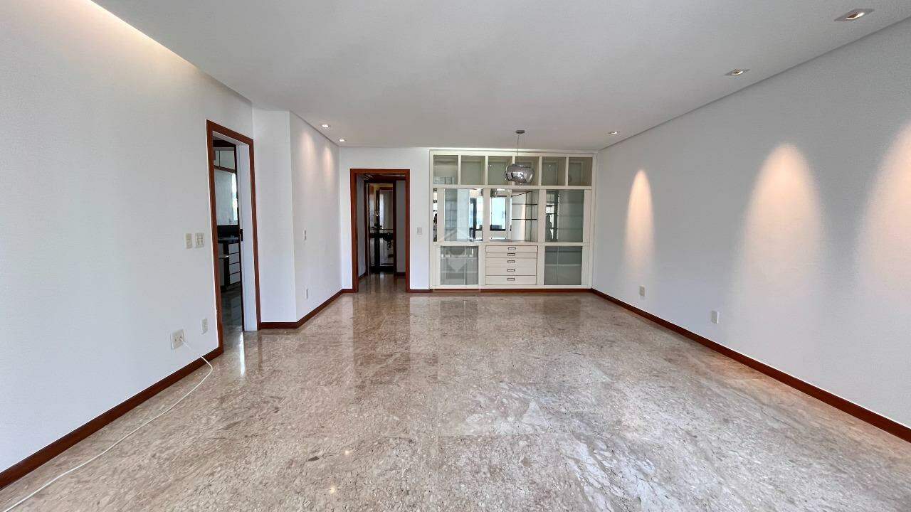 Apartamento, 3 quartos, 192 m² - Foto 2
