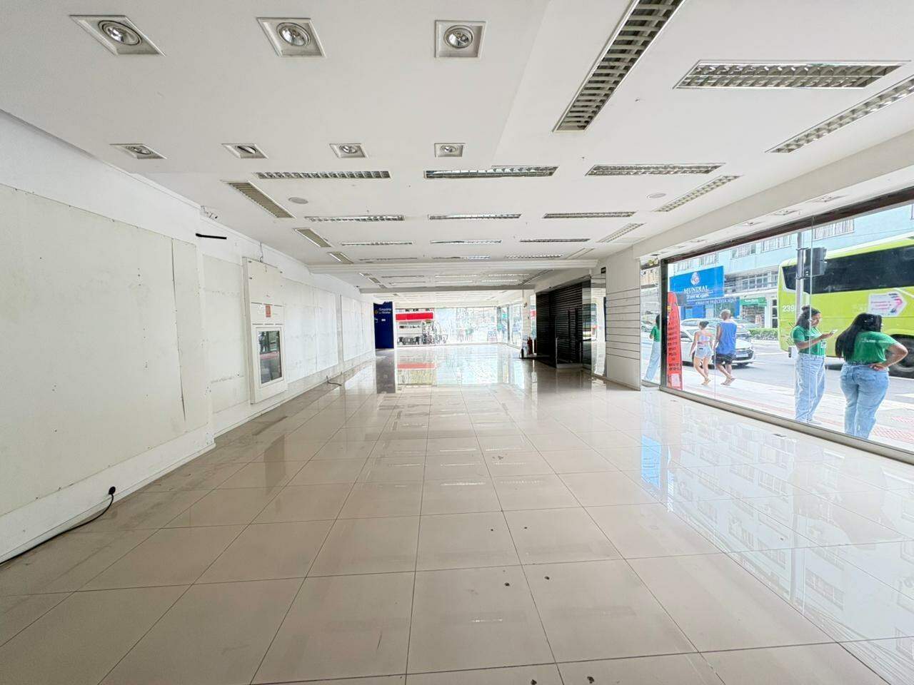 Loja-Salão, 380 m² - Foto 1