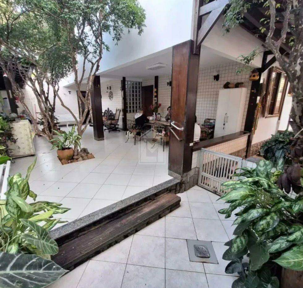 Casa, 4 quartos, 240 m² - Foto 16