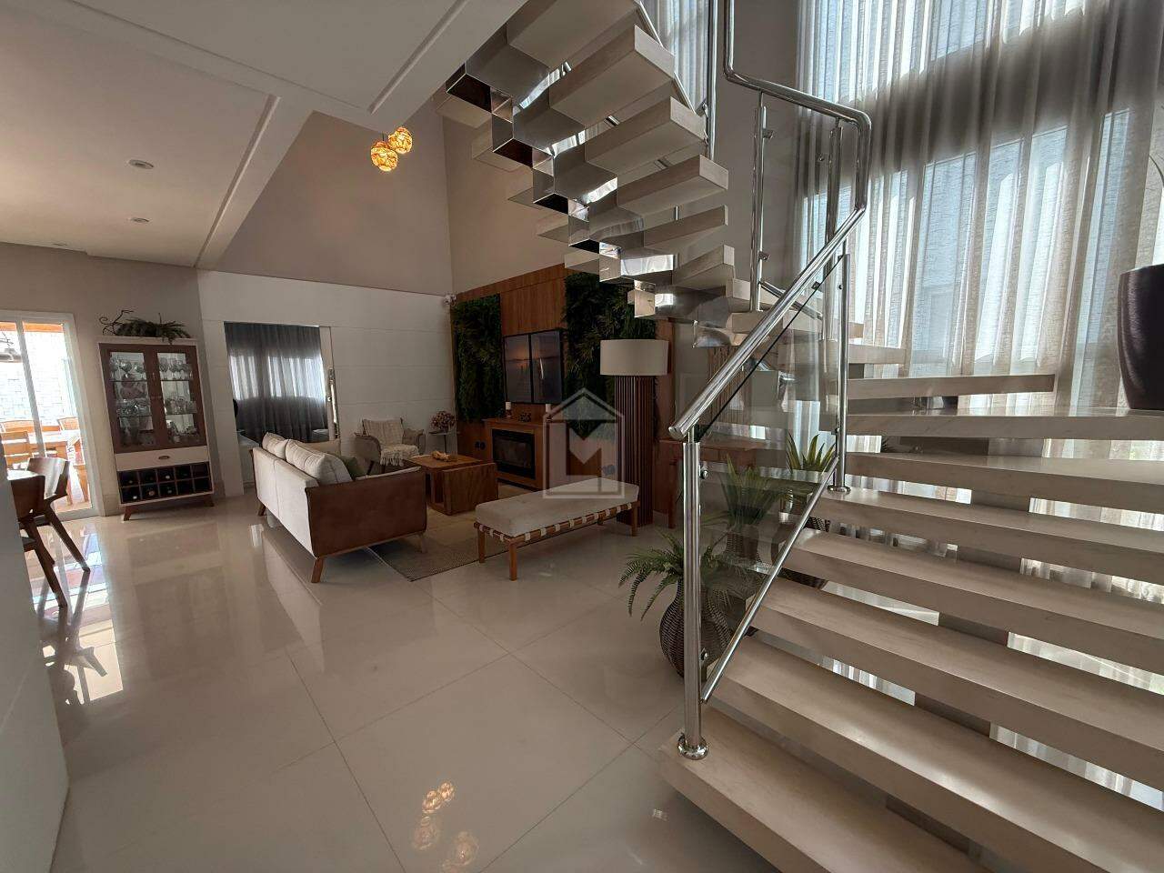 Casa, 4 quartos, 295 m² - Foto 1