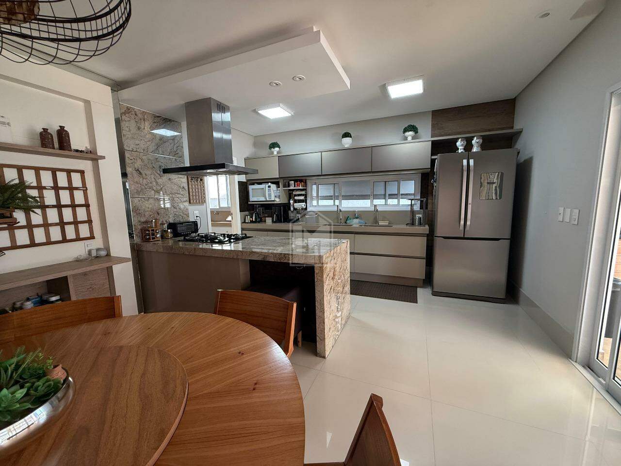 Casa, 4 quartos, 295 m² - Foto 3