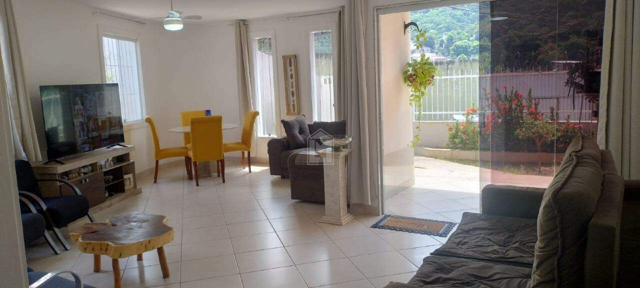 Casa à venda no Fradinhos: 