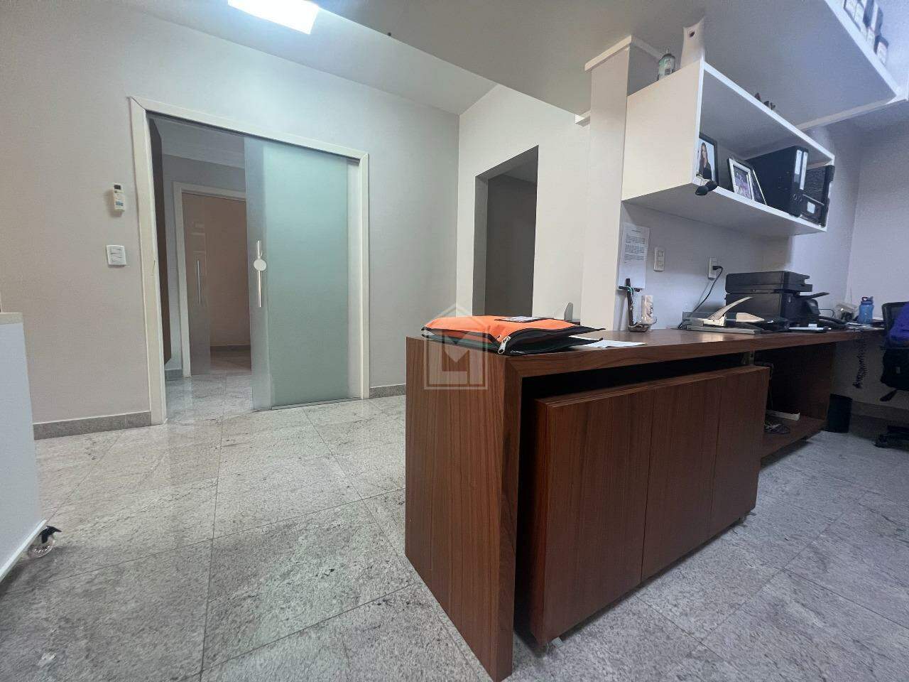 Sala para aluguel no Santa Lúcia: 