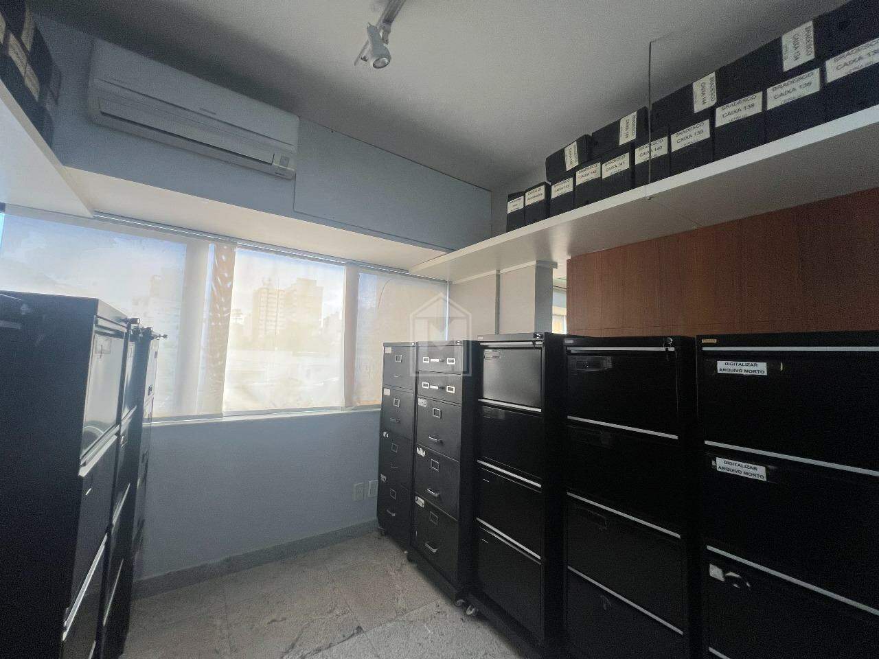 Sala para aluguel no Santa Lúcia: 