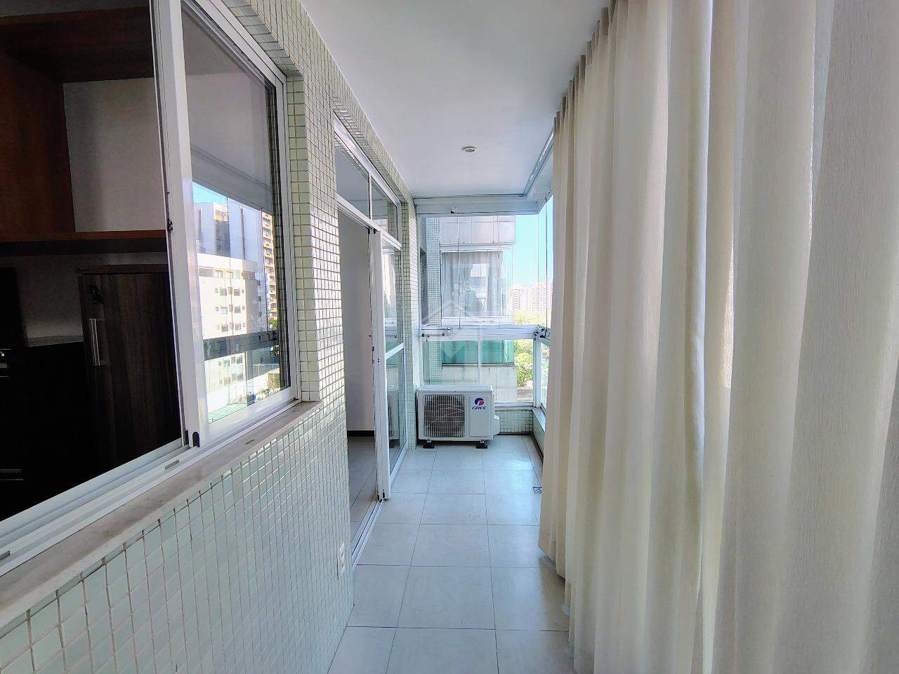 Apartamento para aluguel no Santa Helena: Varanda fechada com vidro