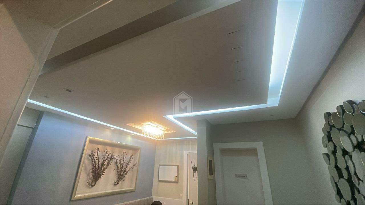 Sala à venda no Santa Lúcia: 