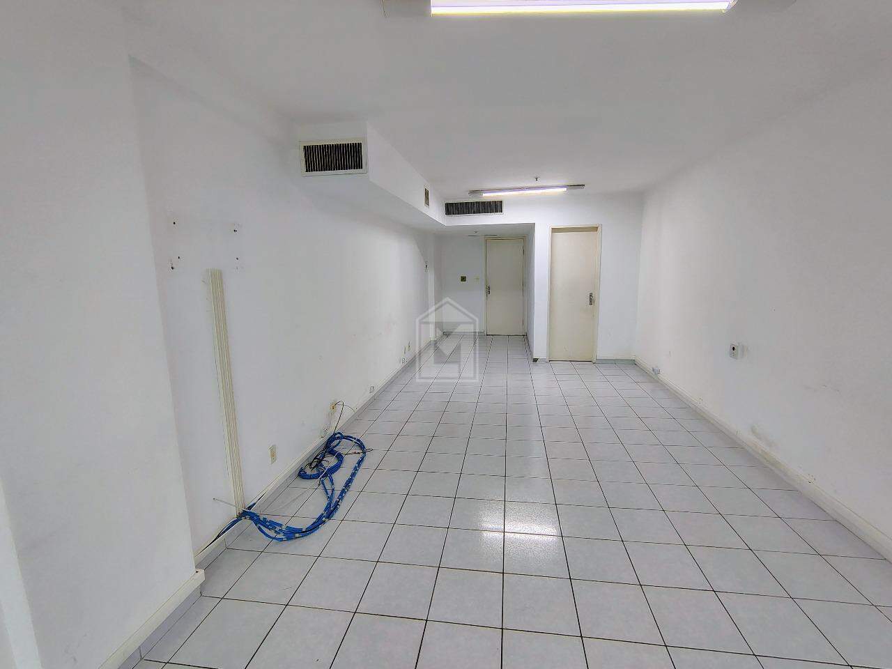 Sala para aluguel no Centro: 