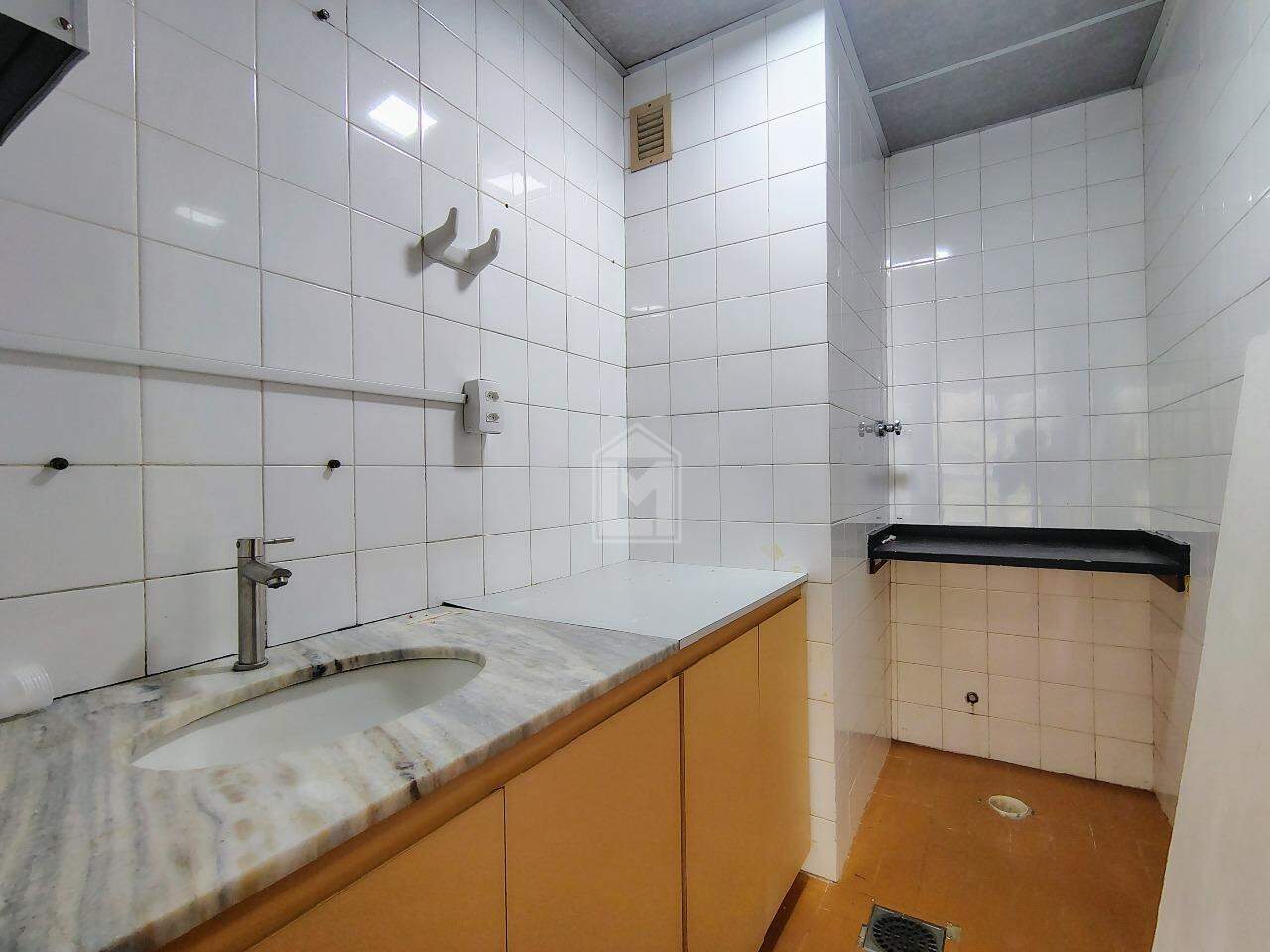 Sala para aluguel no Centro: 