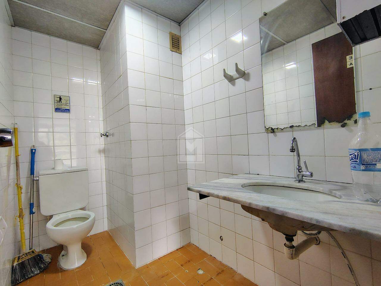 Sala para aluguel no Centro: 