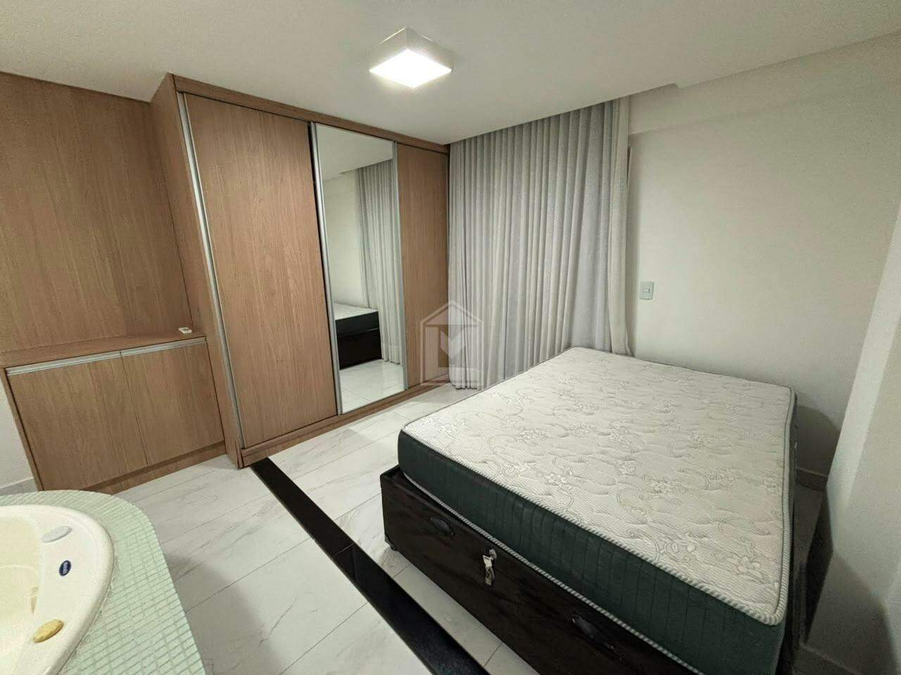 Apartamento para aluguel no Itapuã: 