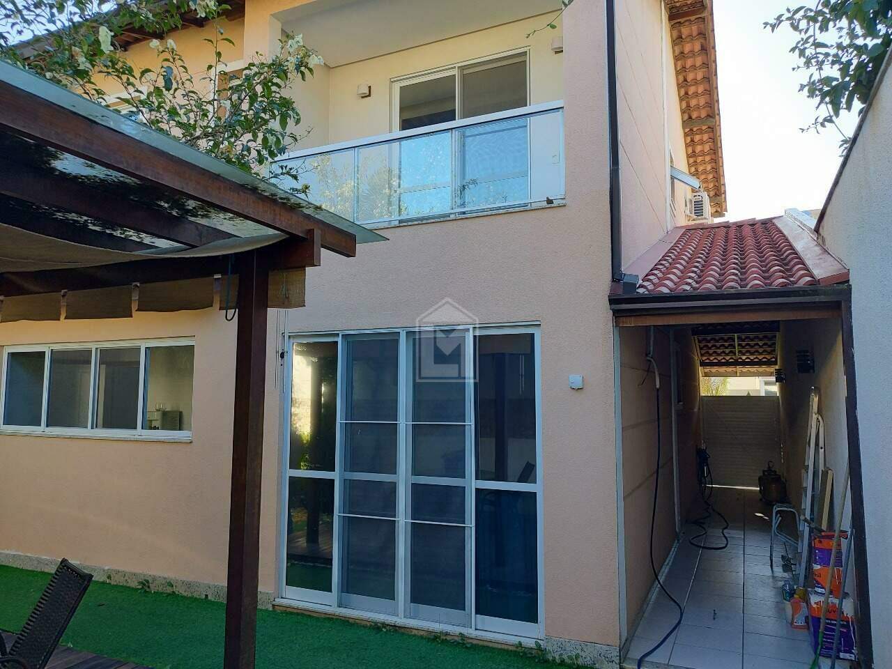 Casa em Condomínio para aluguel no Santa Luzia: 