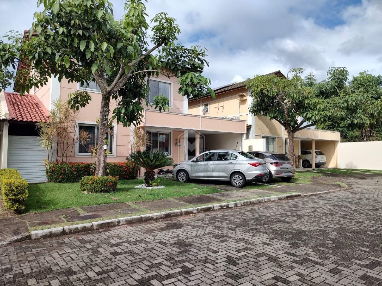 Casa em Condomínio para aluguel no Santa Luzia: 
