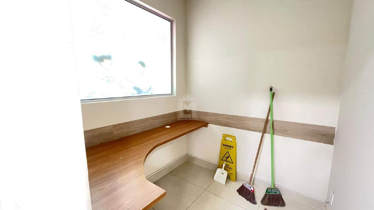 Casa, 10 quartos, 203 m² - Foto 7
