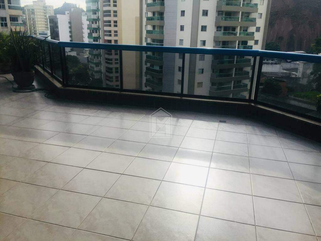 Apartamento à venda com 4 quartos, 168m² - Foto 2