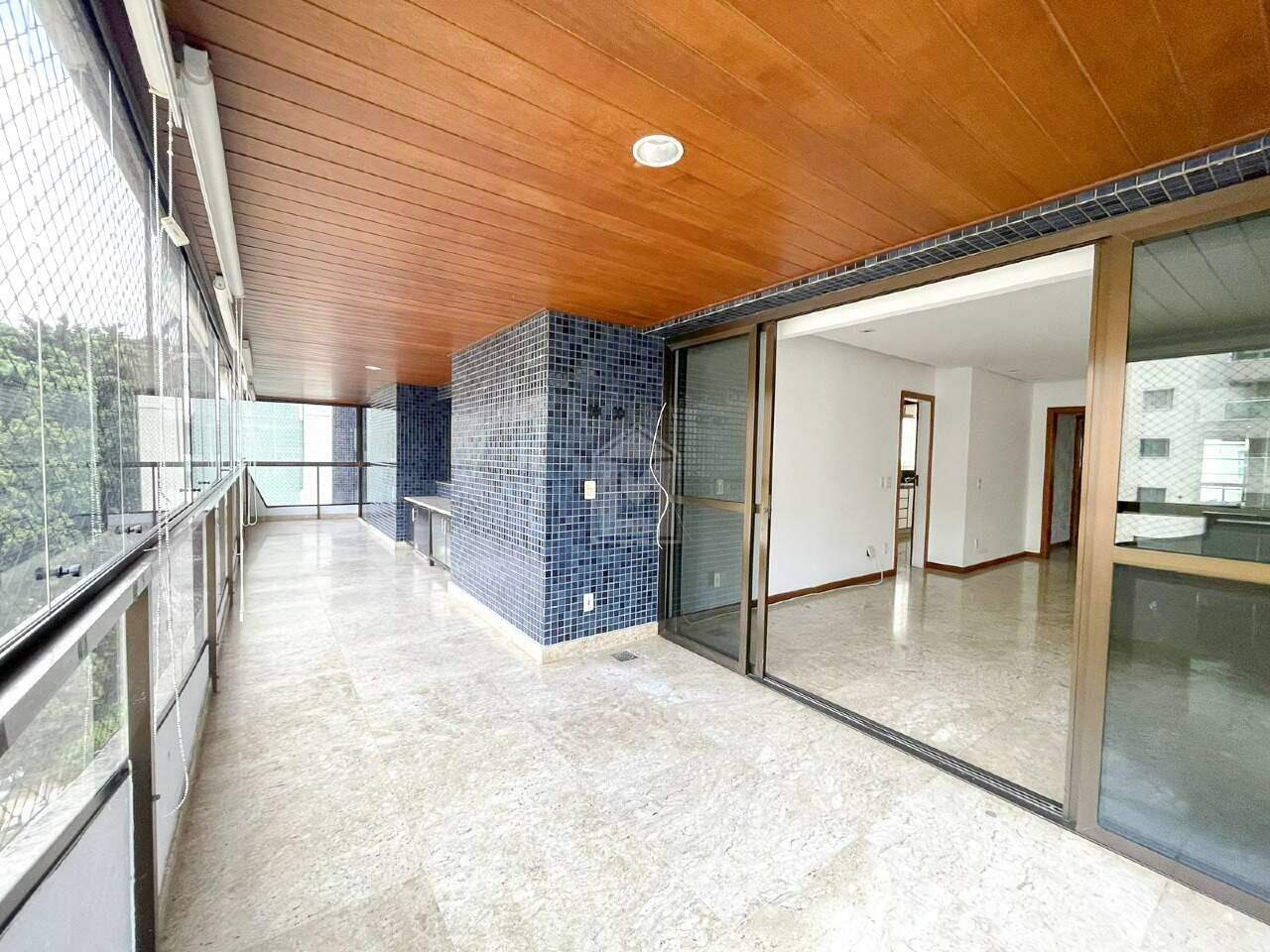 Apartamento para alugar com 3 quartos, 192m² - Foto 1