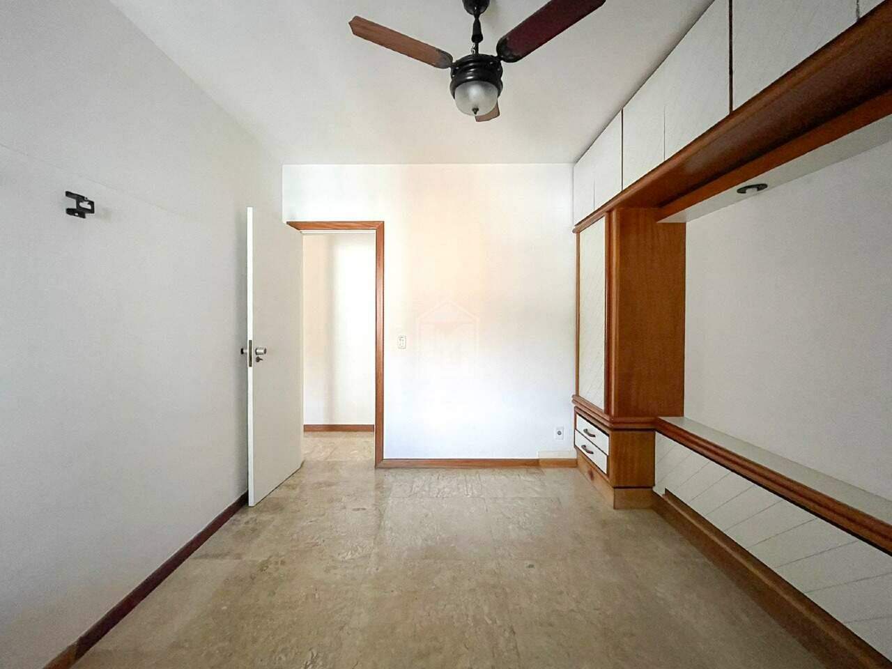 Apartamento para alugar com 3 quartos, 192m² - Foto 5