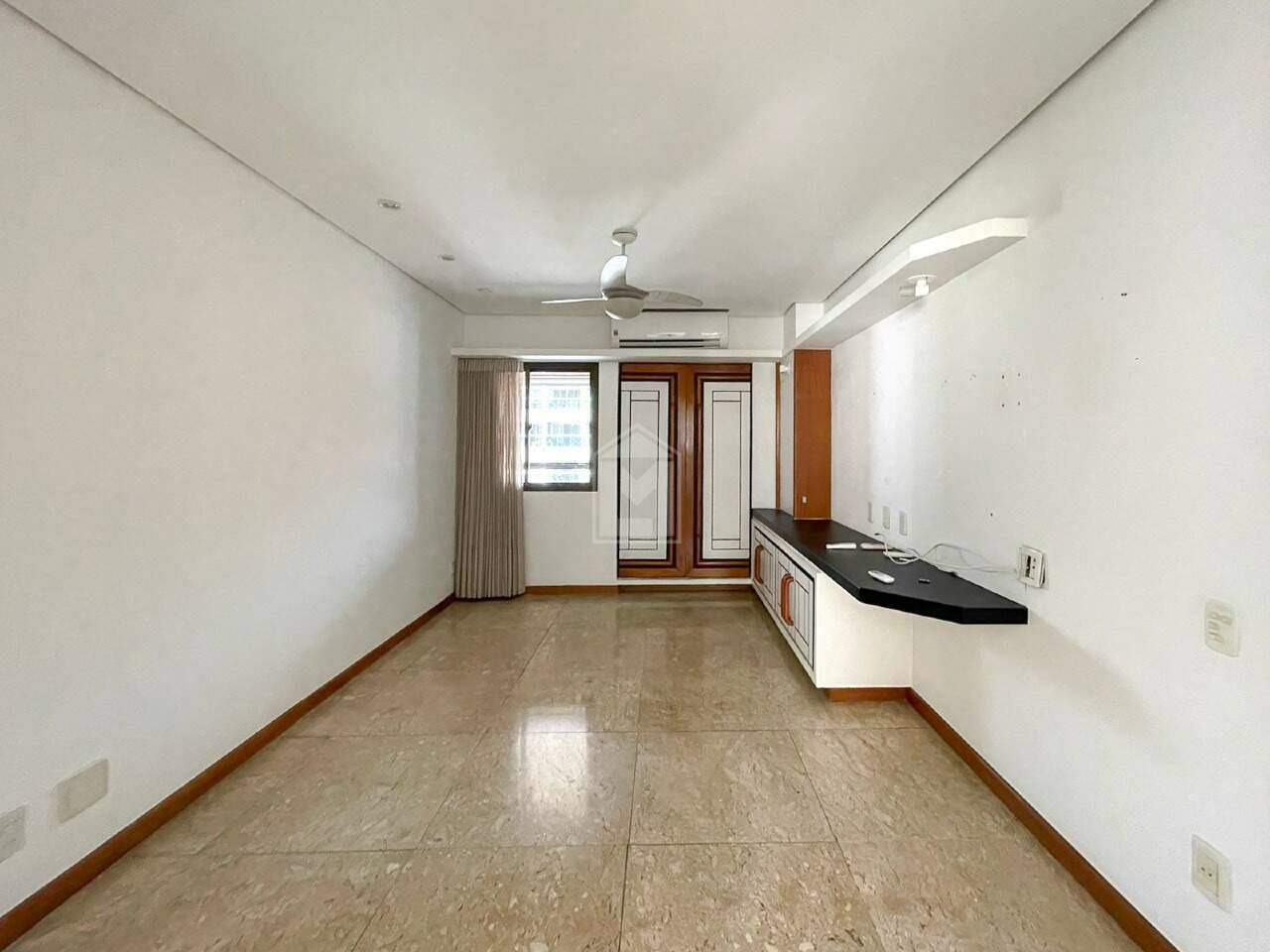 Apartamento para alugar com 3 quartos, 192m² - Foto 8