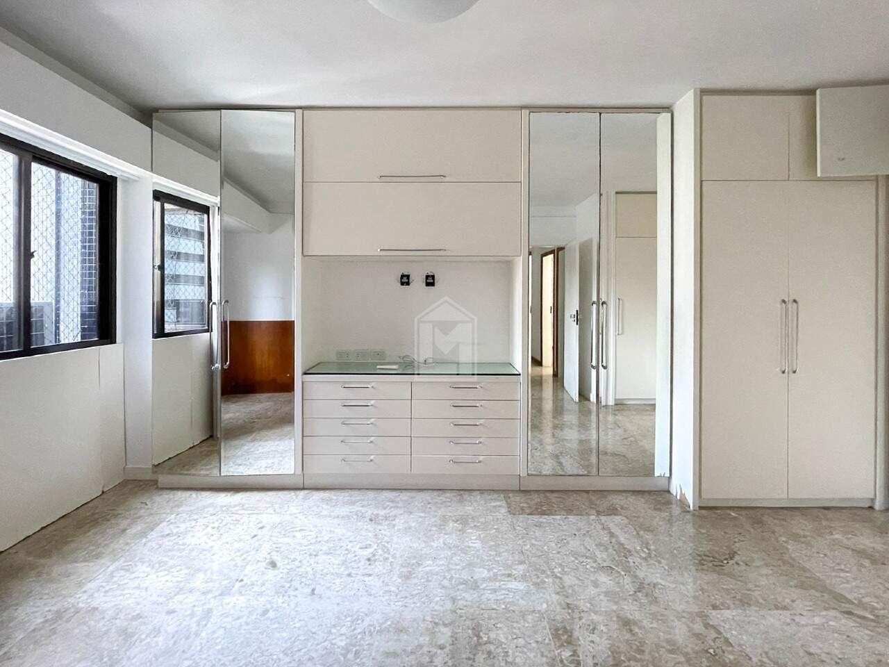 Apartamento para alugar com 3 quartos, 192m² - Foto 18