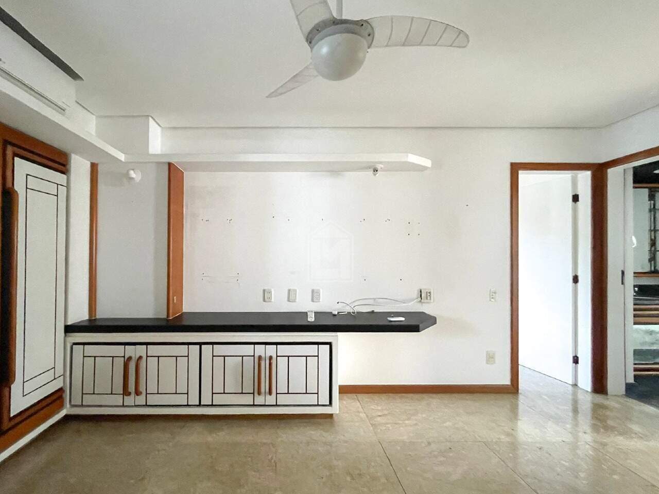 Apartamento para alugar com 3 quartos, 192m² - Foto 11