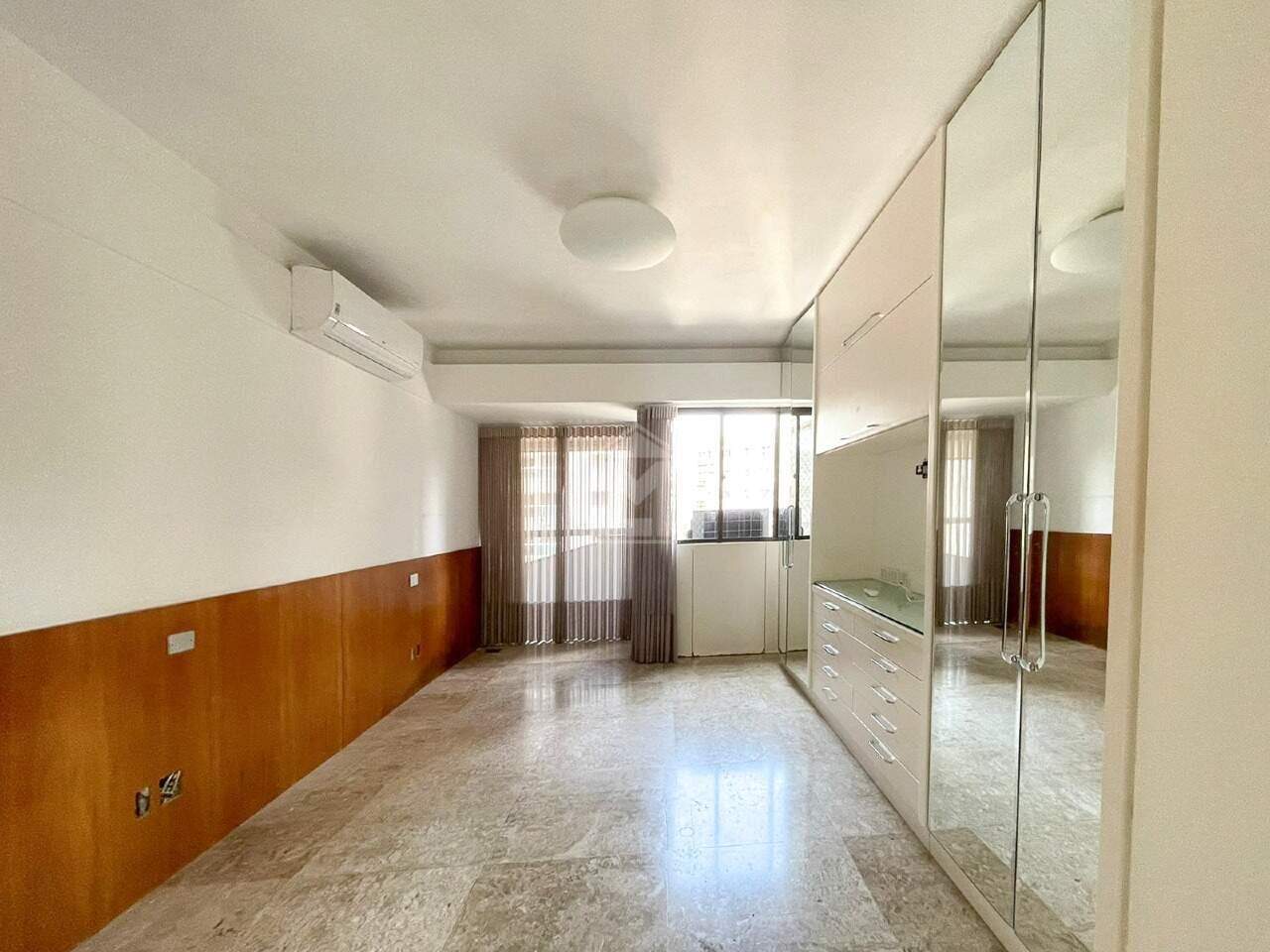 Apartamento para alugar com 3 quartos, 192m² - Foto 16