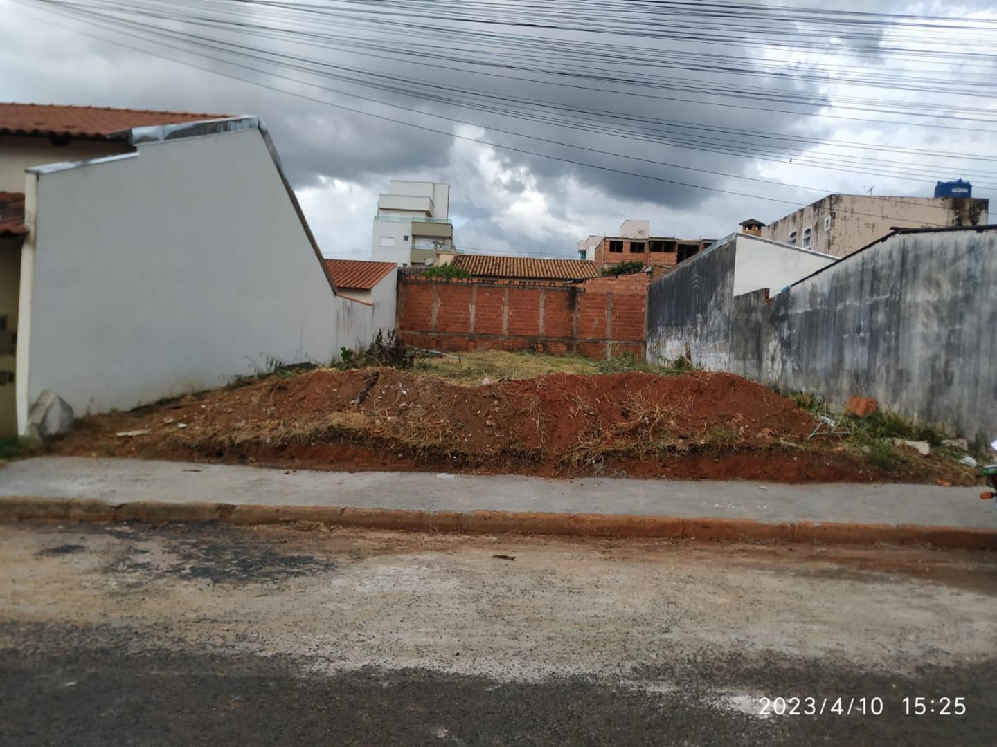 Terreno à venda no Segismundo Pereira: 