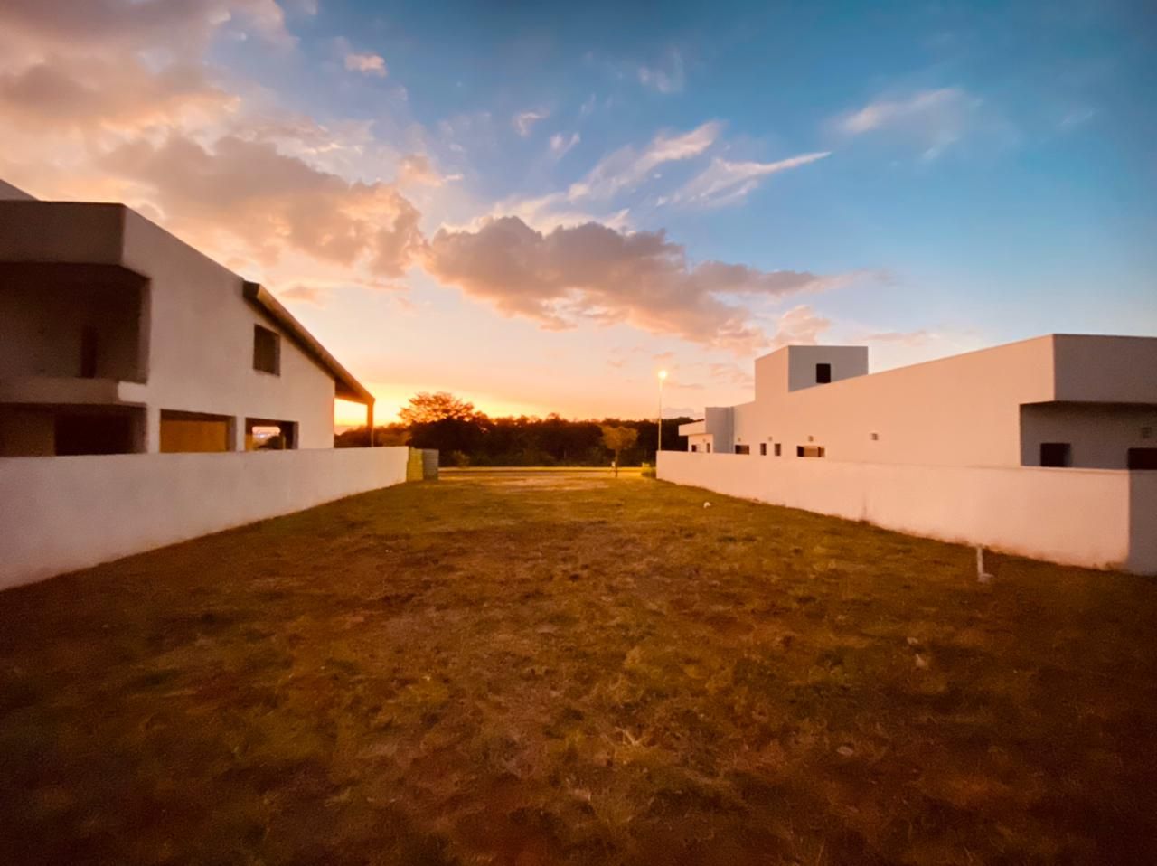 Lote em condomínio à venda no Condomínio Alphaville 1: 